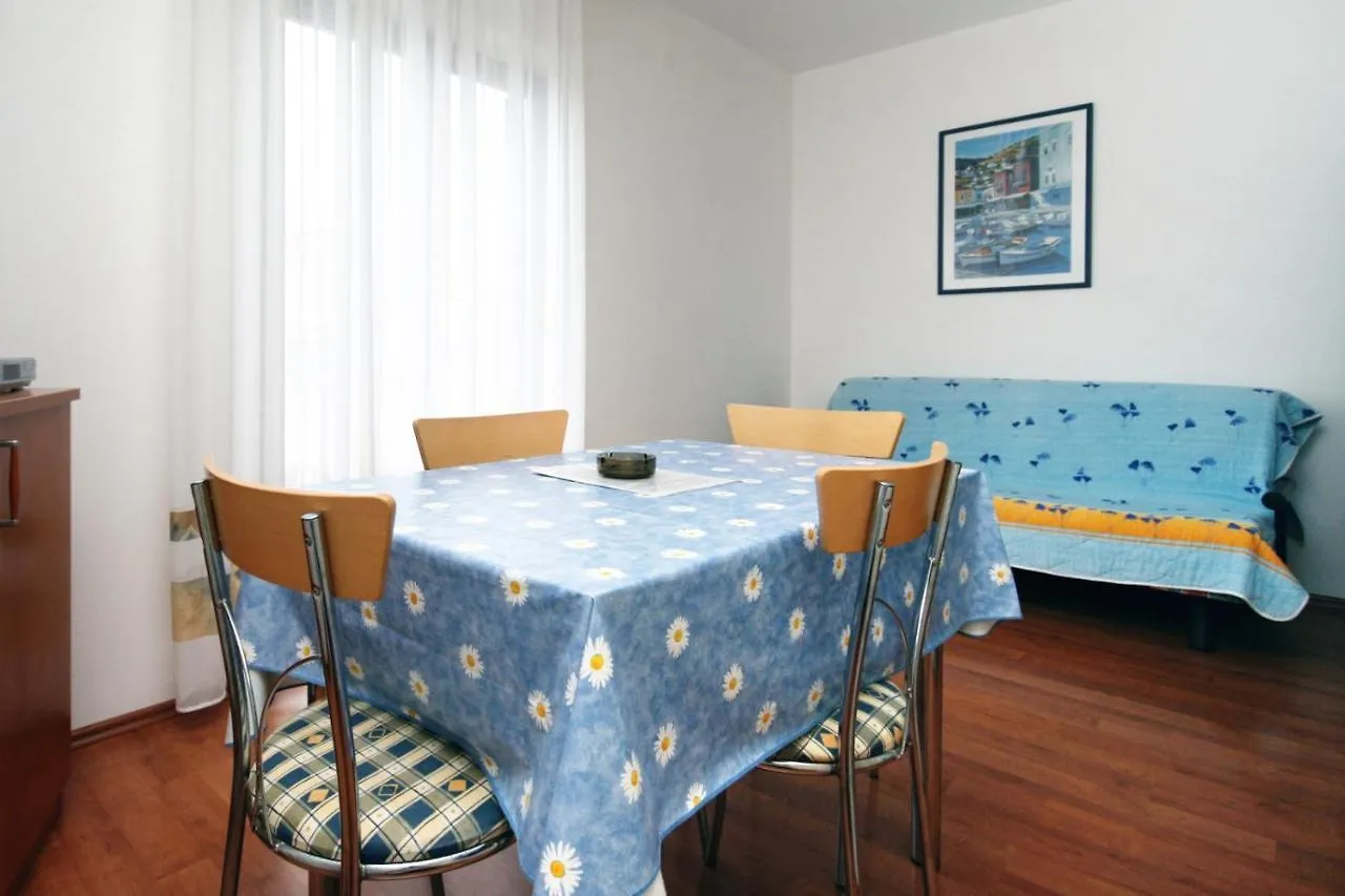 Apartments With A Parking Space Vantacici, Krk - 427 Malinska 0*,