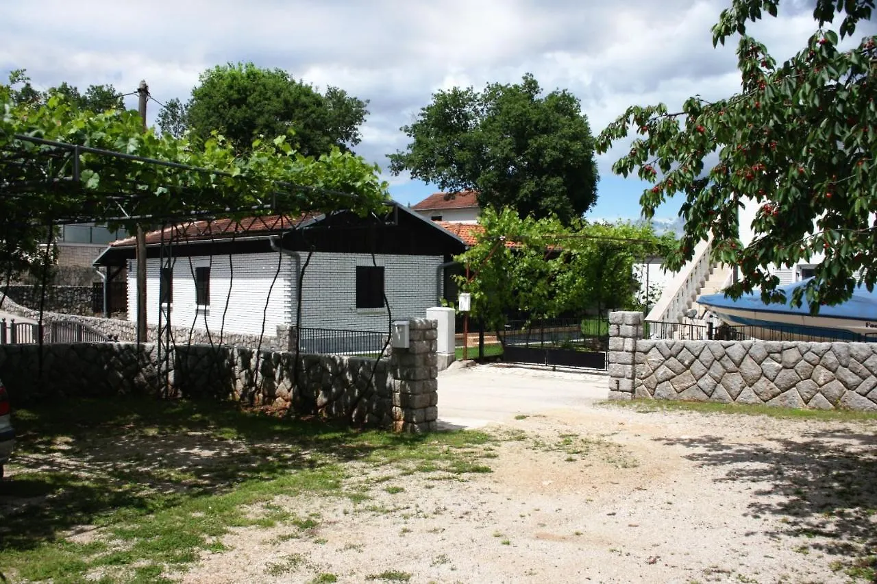 Apartments With A Parking Space Vantacici, Krk - 427 Malinska
