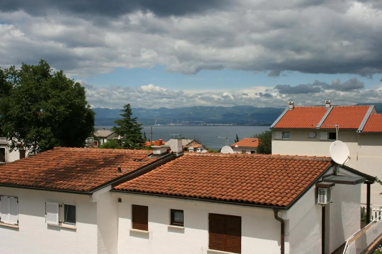 Apartments With A Parking Space Vantacici, Krk - 427 Malinska